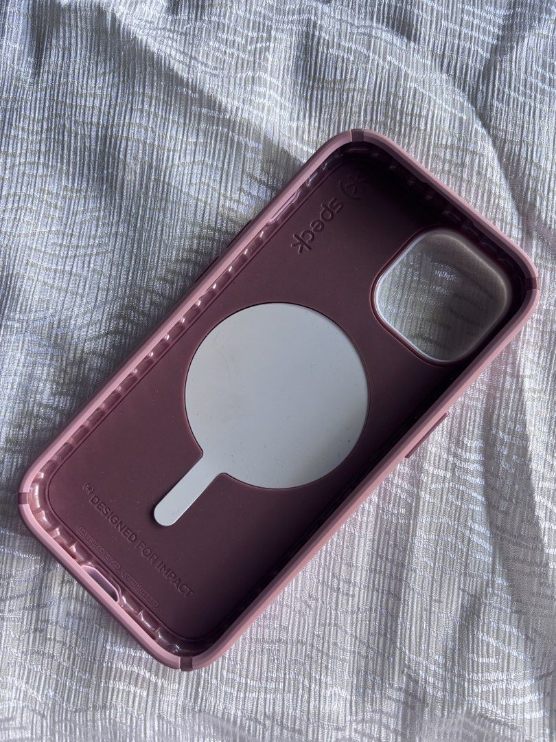 Iphone 13 pro case (Category: Cases & Sleeves) located in Paranaque City. Submitted by luxemomma (Listing ID 1439608306, Image 2). Description: Lightly used Loc: Paranaque MOP: Gcash/BPI.