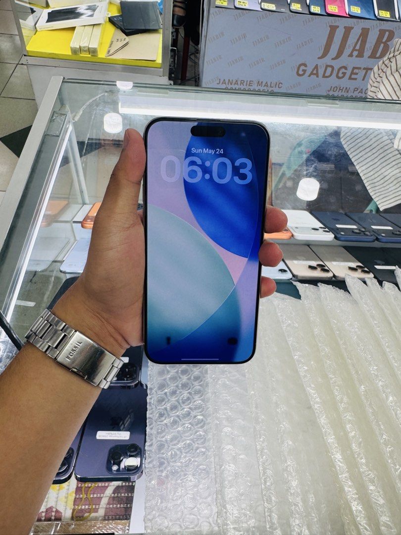 iPhone 15 Pro Max 256GB E-Sim 98% Battery Health (Category: iPhone 15 Series) located in San Juan City. Submitted by Khalidmgdla08 (Listing ID 1439773078, Image 3). Description: FOR SALE | TRADE/SWAP Price: 34,999 On hand: iPhone 15 Pro Max✔️ 256GB ✔️ E-SIM ✔️ 98% Batt health ✔️ 100% Original ✔️ 99% Makinis ✔️ 99% Smooth ✔️ NOT REFURB ✔️ NO HIDDEN ISSUES ✔️ NEVER BEEN REPAIRED ✔️ TEST TO SAWA✔️ FREE 3-UTOOLS ✔️ ANY MODEL OF IPHONE AND SAMSUNG ARE