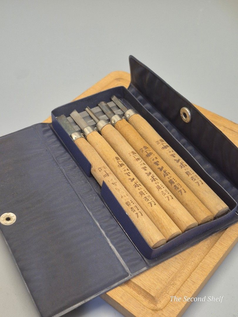 Japanese Wood Carving Chisel Set with Case (Category: Craft Supplies & Tools) located in Santa Rosa. Submitted by thesecondshelf (Listing ID 1439667740, Image 1). Description: Japanese Wood Carving Chisel Set with Case ₱380 • Vintage-style Japanese carving tool set • Includes assorted chisels and gouges for detail carving work • Wooden handles with Japanese markings • Comes with compact snap-button storage case • Suitable for wood carving, relief