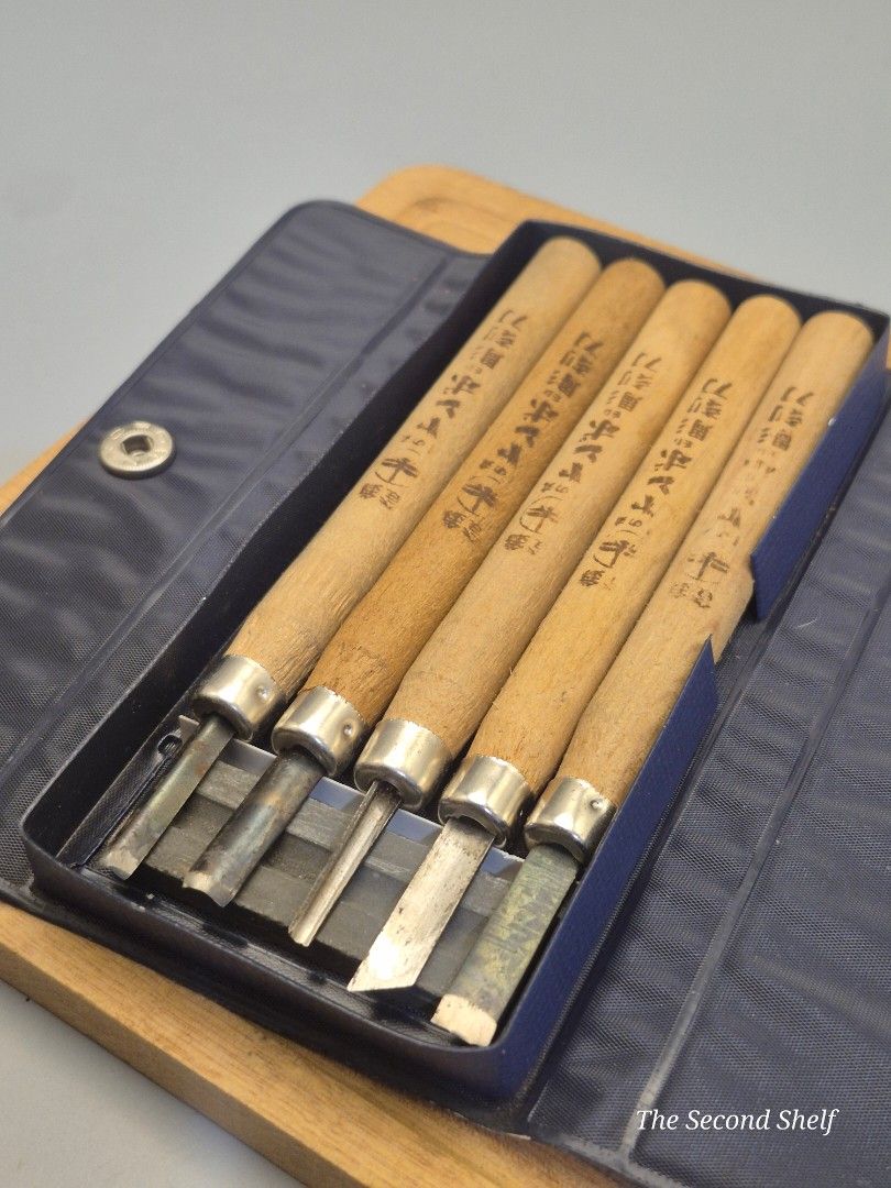 Japanese Wood Carving Chisel Set with Case (Category: Craft Supplies & Tools) located in Santa Rosa. Submitted by thesecondshelf (Listing ID 1439667740, Image 3). Description: Japanese Wood Carving Chisel Set with Case ₱380 • Vintage-style Japanese carving tool set • Includes assorted chisels and gouges for detail carving work • Wooden handles with Japanese markings • Comes with compact snap-button storage case • Suitable for wood carving, relief