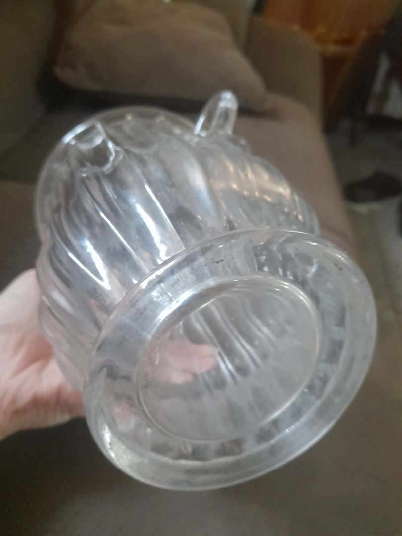 Jinbao Glass Vase with Handles (Category: Vases & Decorative Bowls) located in Cainta. Submitted by patrickwilsonstore (Listing ID 1439666106, Image 2). Description: - Clear glass vase - Two handles - Ribbed design - Features Jinbao logo - Sturdy base - Ideal for flowers or decoration - Versatile for any home decor 1kg in weight 7.5inches 5.3inches diameter Comes with box 750.00 NOW 399.00 .