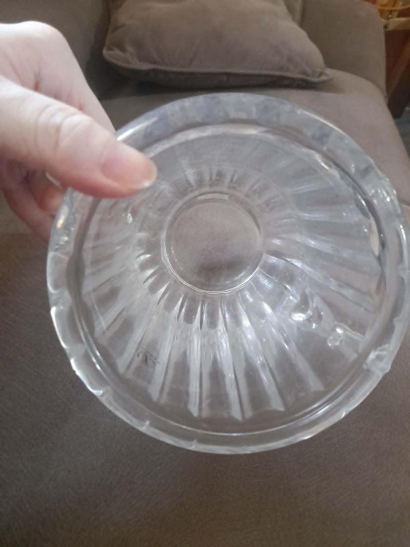 Jinbao Glass Vase with Handles (Category: Vases & Decorative Bowls) located in Cainta. Submitted by patrickwilsonstore (Listing ID 1439666106, Image 3). Description: - Clear glass vase - Two handles - Ribbed design - Features Jinbao logo - Sturdy base - Ideal for flowers or decoration - Versatile for any home decor 1kg in weight 7.5inches 5.3inches diameter Comes with box 750.00 NOW 399.00 .