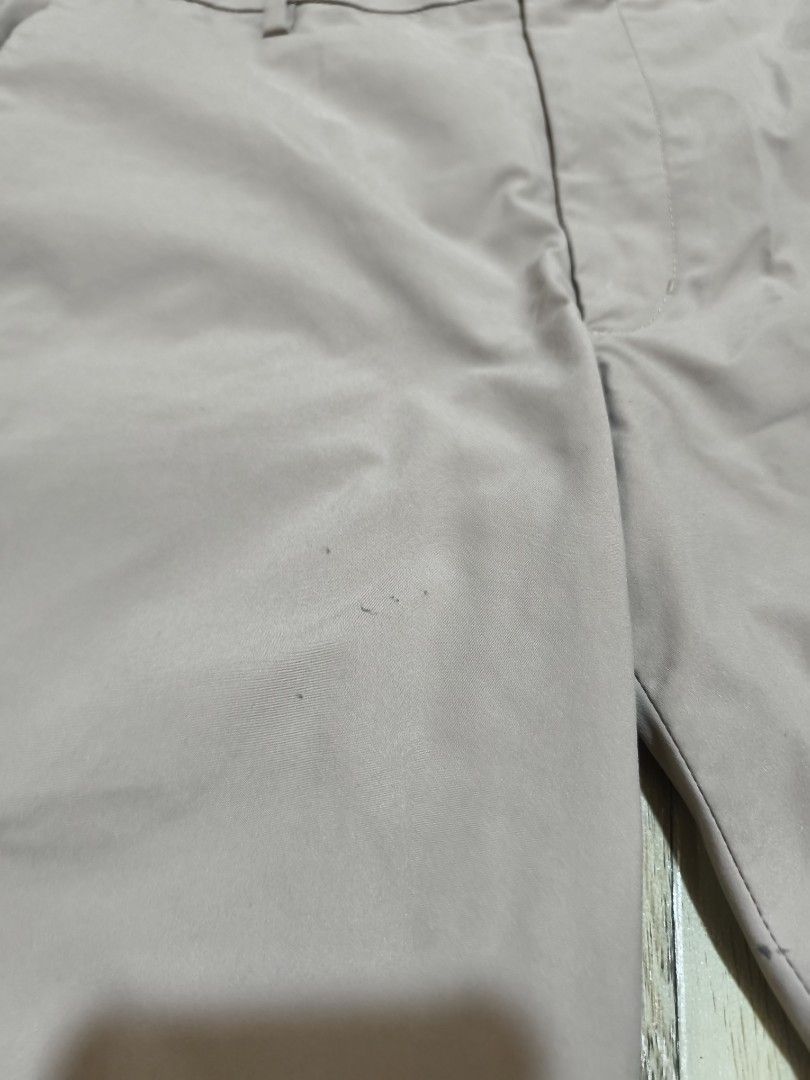 Khaki Shorts for kids (Category: Babies & Kids Fashion) located in Quezon City. Submitted by tintinarms (Listing ID 1439692048, Image 2). Description: - Khaki shorts 30" waist, 17.5" length - Two front pockets - Two back pockets - Button and zipper closure - Lightweight material - Minor marks on front - Mesh-lined back pockets.
