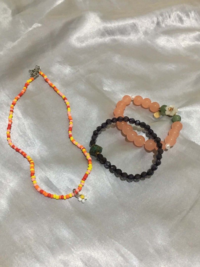 kikay/girly accessories set bundle (Category: Hair Accessories) located in Cabuyao City. Submitted by 4everblooms (Listing ID 1439765180, Image 3). Description: Sold as bundles ♡ Hair accessories set (2nd picture) = 145 php ♡ Beaded necklace and bracelets set (3rd picture) = 300 php (all brand new) mop: gcash only mod: jnt/ meet-up in nearby areas 🖇 dm me for more details.