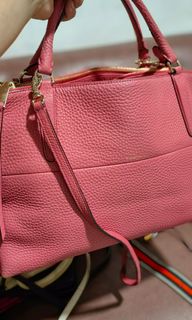 (Category: ) located in . Submitted by darriebags88 (Listing ID 1439781904, Image 1). Description: .