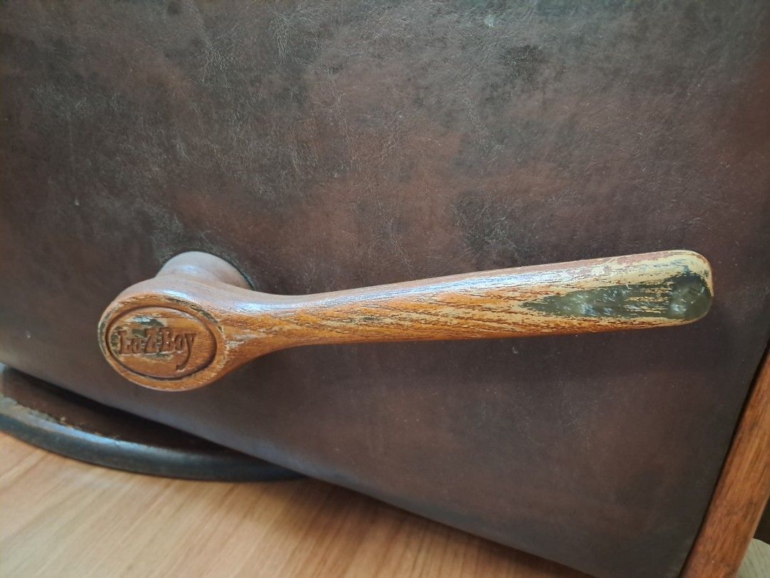 Lazyboy Recliner Chair (Category: Chairs) located in Quezon City. Submitted by konmare (Listing ID 1439609466, Image 2). Description: RFS: Decluttering - With ENGRAVED La Z Boy logo - Recliner chair with swivel - Wooden armrests - Reclining lever Pickup at QC.