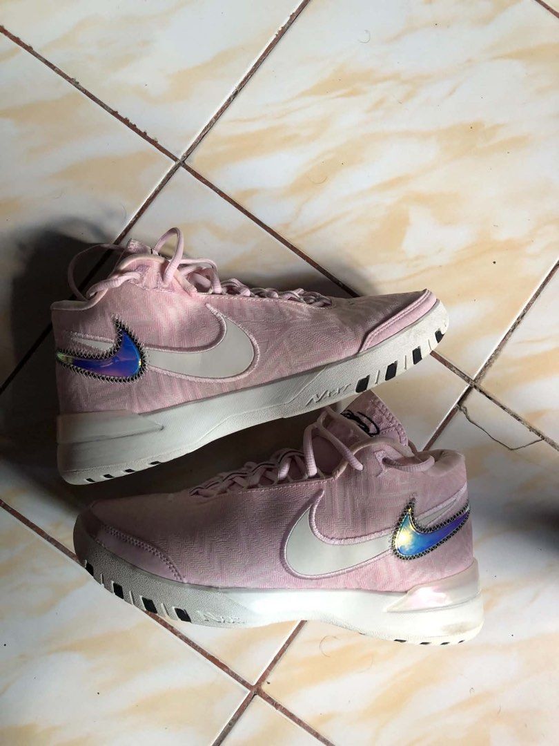 Lebron NXXT Gen “Pink foam” (Category: Sneakers) located in Quezon City. Submitted by migel_vedra (Listing ID 1439762707, Image 2). Description: No box. Gcash or BPI QR payment. Buyer to shoulder shipping fee..