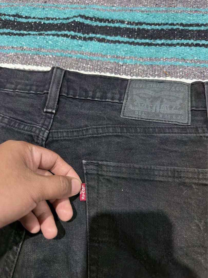 Levi’s 511 Black Patch Pants (Category: Jeans) located in Tarlac. Submitted by icescrream32862 (Listing ID 1439801602, Image 2). Description: size 34 W, 32 L very good condition sign of use .