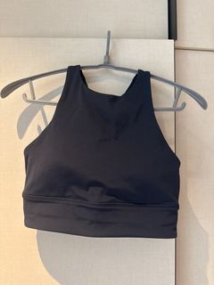 (Category: ) located in . Submitted by clearmycloset1559 (Listing ID 1439693454, Image 1). Description: .