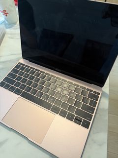 MacBook467268223758520320
