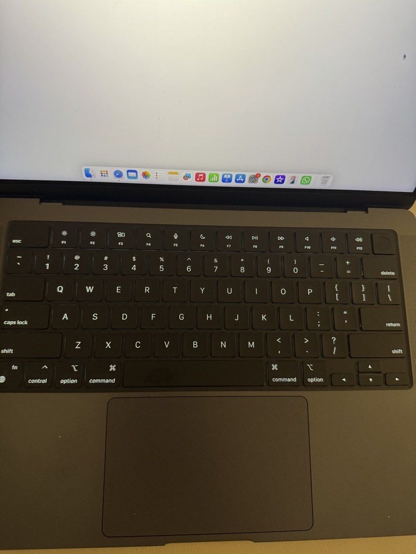 MacBook Pro 14463038157025464323