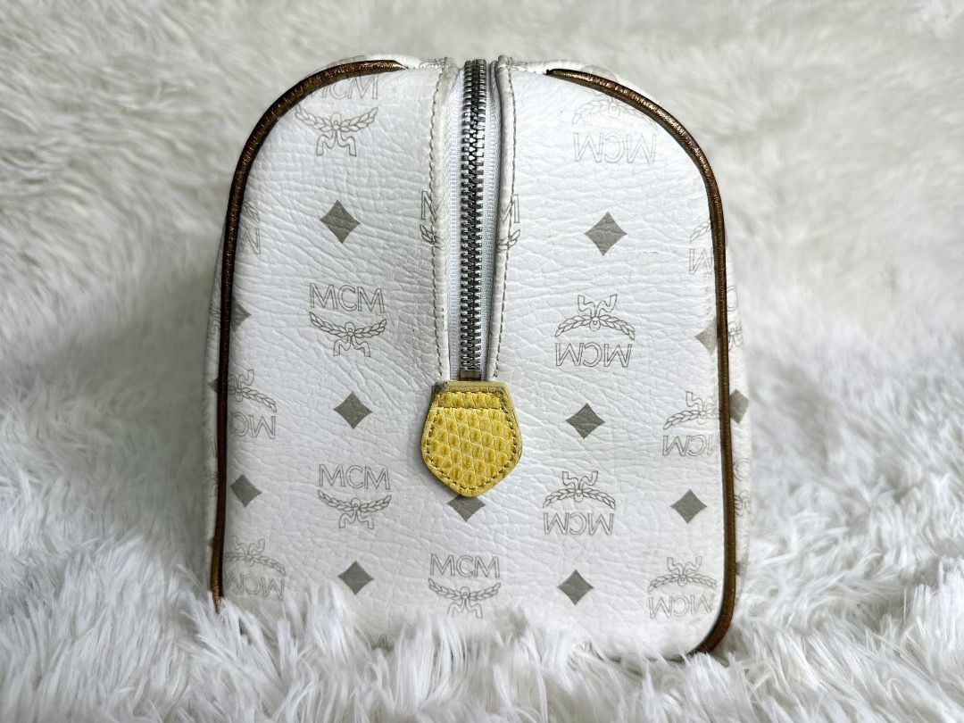 MCM White Lion Princess Boston Bag (Category: Luxury Bags & Wallets) located in Sibalom. Submitted by glaizabinas (Listing ID 1439700893, Image 3). Description: MCM White Lion Princess Boston Doctor's Bag Condition: Very Good Color Rating: 9/10 Size: 30.