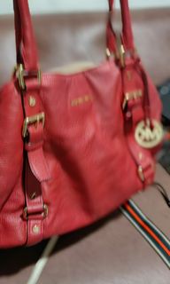 (Category: ) located in . Submitted by darriebags88 (Listing ID 1439782183, Image 1). Description: .