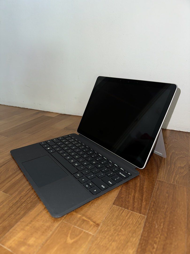 Microsoft Surface Go 2 with accessories463271587994685440