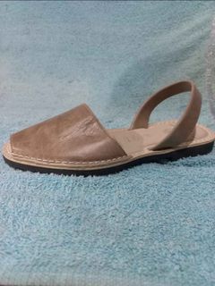 (Category: ) located in . Submitted by ak471947 (Listing ID 1439802246, Image 1). Description: .