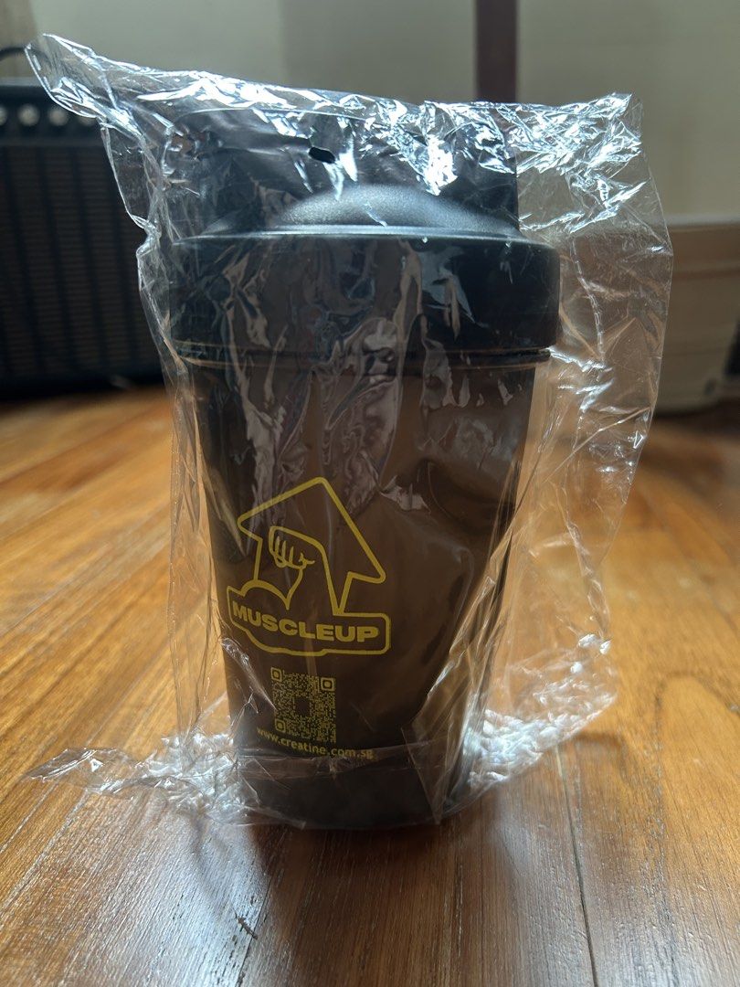 MuscleUp Shaker Bottle - Brand New462876660414566401