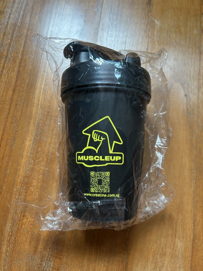 MuscleUp Shaker Bottle - Brand New462876660414566400