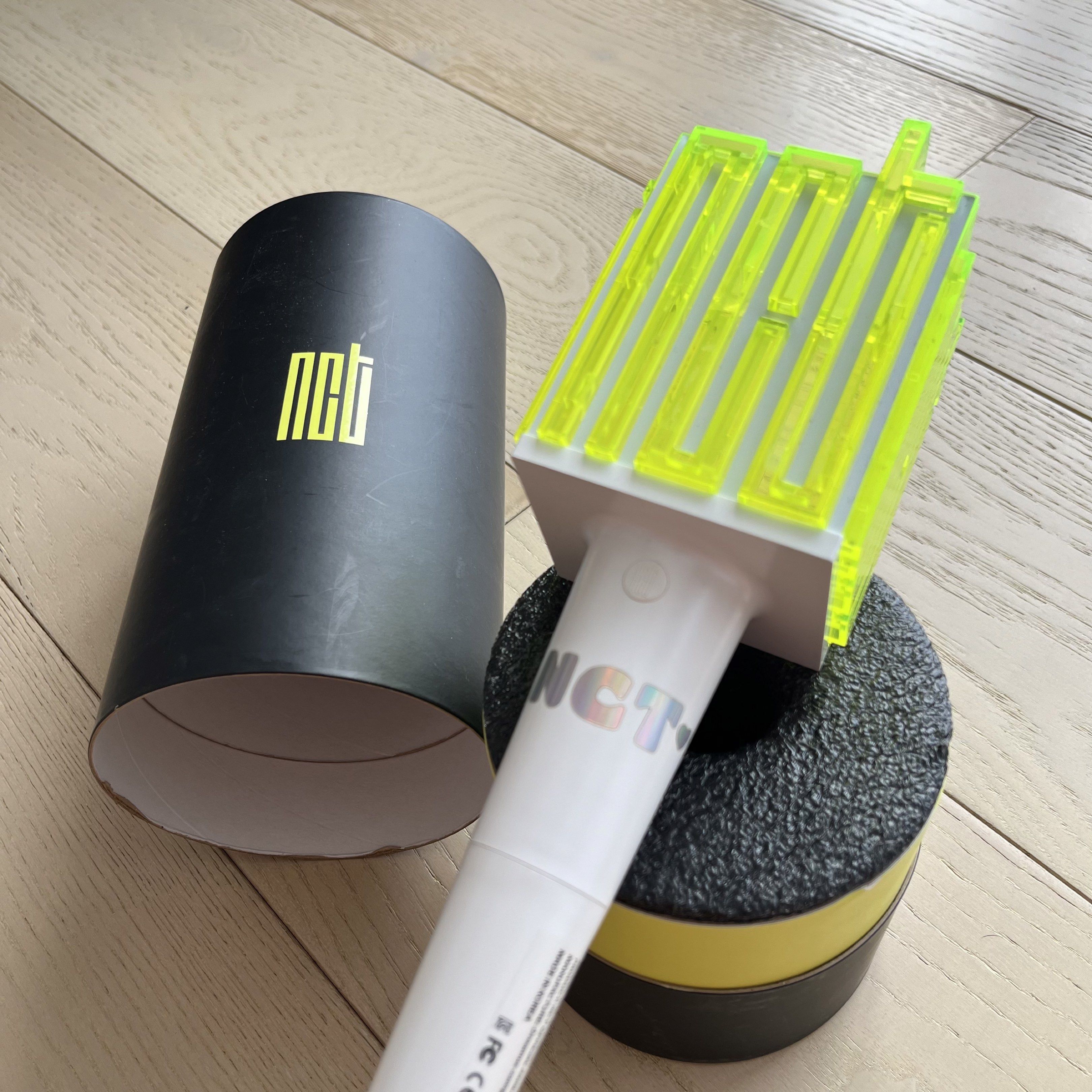 NCT Official Fanlight (Neobong V1) (Category: K-Wave Merchandise) located in Silang. Submitted by aerisale (Listing ID 1439656853, Image 2). Description: Price: ₱1,200 + SF (negotiable) Official NCT fanlight - Includes original box and pouch - Used only twice (for concerts!) - Stored well - Can send more condi pics - RFS: will not use anymore 📍 Shipping from Silang, Cavite 📦 MOD: LBC / J&T / Lalamove 💳 MOP: GCash / Maya (shipping fee shouldere