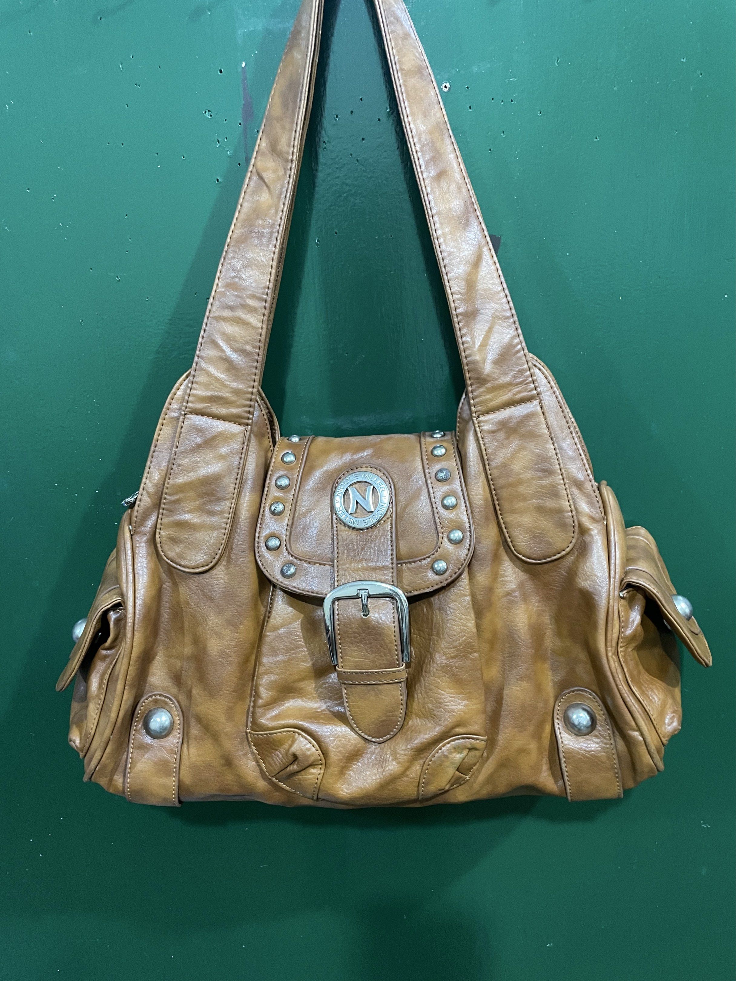 Nicole Miller shoulder bag (Category: Shoulder Bags) located in Manila. Submitted by klebpreloved (Listing ID 1439805727, Image 1). Description: .