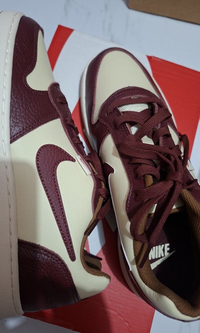 NIKE EBERNON LOW PREM (Category: Sneakers) located in Manila. Submitted by mm.mjmi11 (Listing ID 1439736824, Image 3). Description: (Bought it for 4k) Brand New! 8.5 US 7.5 UK 40 BR 26.5 CM 42 EUR.