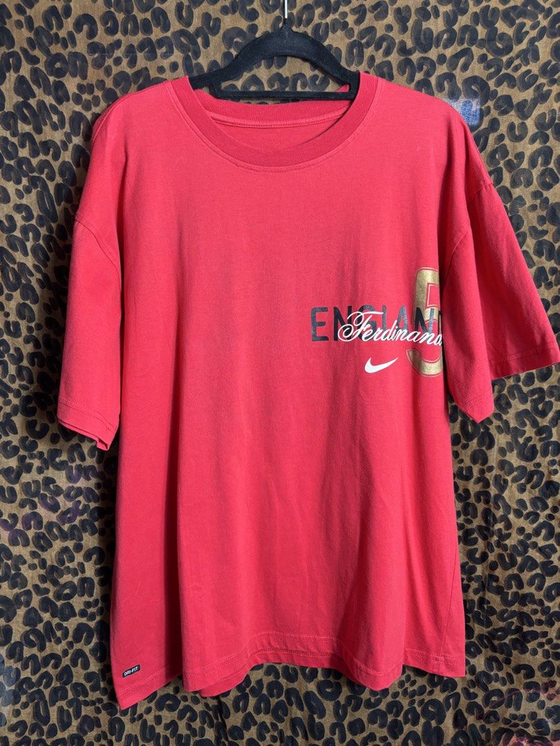 Nike England Ferdinand Jersey (Category: Tshirts & Polo Shirts ) located in Manila. Submitted by little_stranger97 (Listing ID 1439683730, Image 1). Description: Sz XL Condition 9/10 Measure it by inch Width: 22 Length: 27 Shoulder: 21.5 Sleeve: 8 Bust: 19 Hem: 22.5 •Refund / Returns not allowed allowed •Please do check the dimensions size on labels sometimes are not accurate on the sizing •Ask me before purchasing.