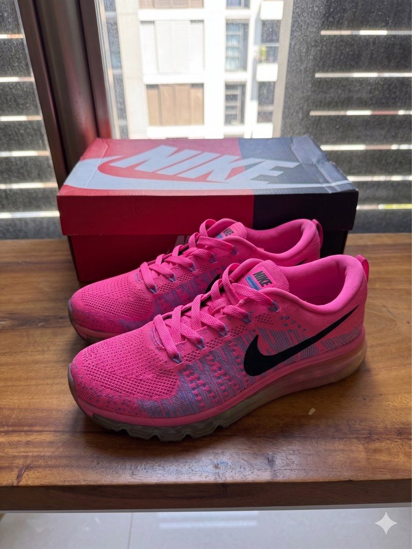 Nike Shoes (Category: Sneakers) located in Taguig. Submitted by jcbpeter (Listing ID 1439661684, Image 2). Description: .