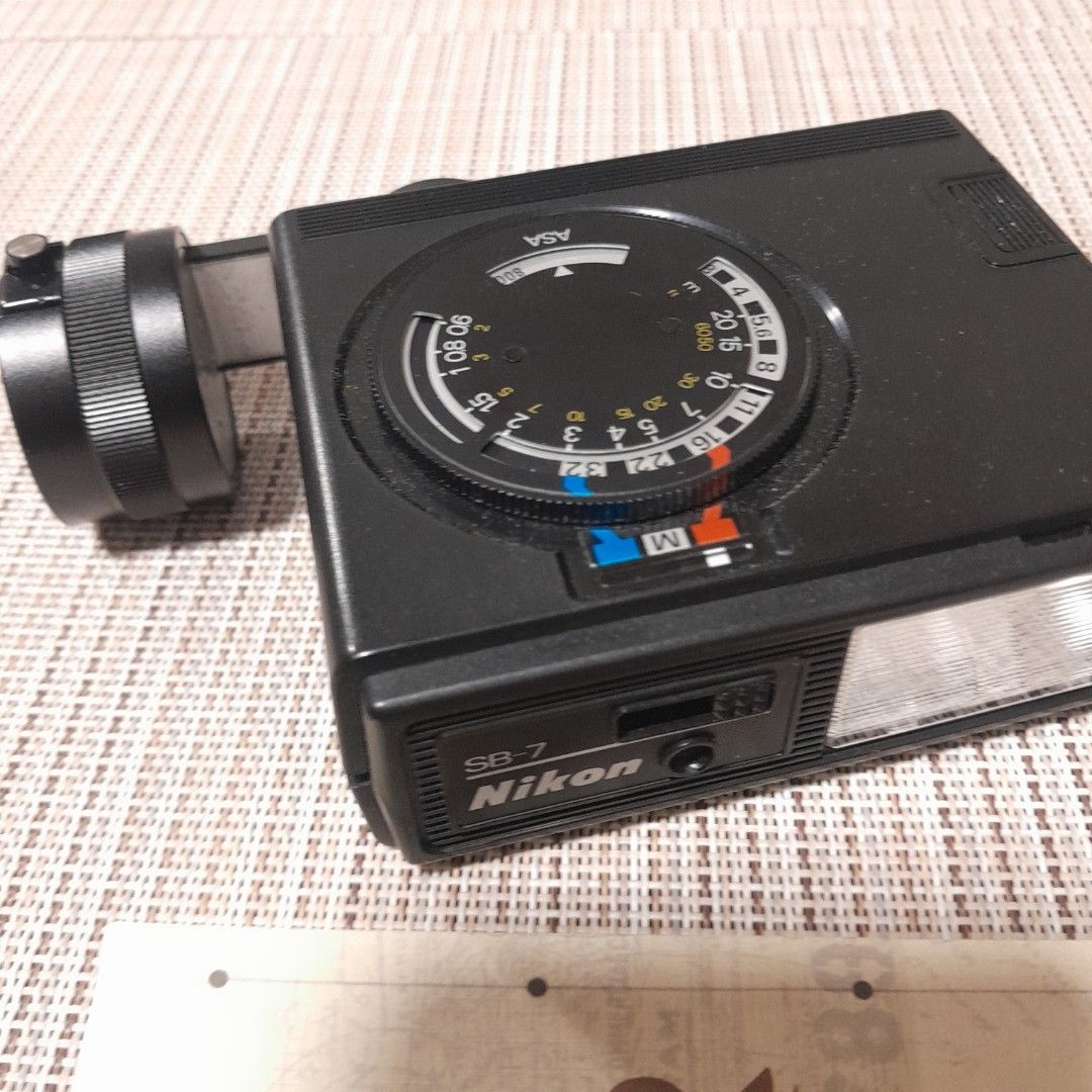 Nikon SB 7 Flash for Nikon F2 (Category: Flashes) located in Las Pinas. Submitted by 84vintage (Listing ID 1439677148, Image 1). Description: A rare and collectible item especially in this condition, The SB7 is the dedicated flash for your Nikon F2! Makes it look really good and period correct too. Tested working and functional although can't get to light up the neon, maybe our battery is weak. Auto and Manual both tested working. Sold as is wher