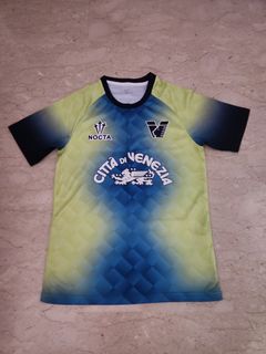 (Category: ) located in . Submitted by william_sherlyn11_sports (Listing ID 1439640201, Image 1). Description: .