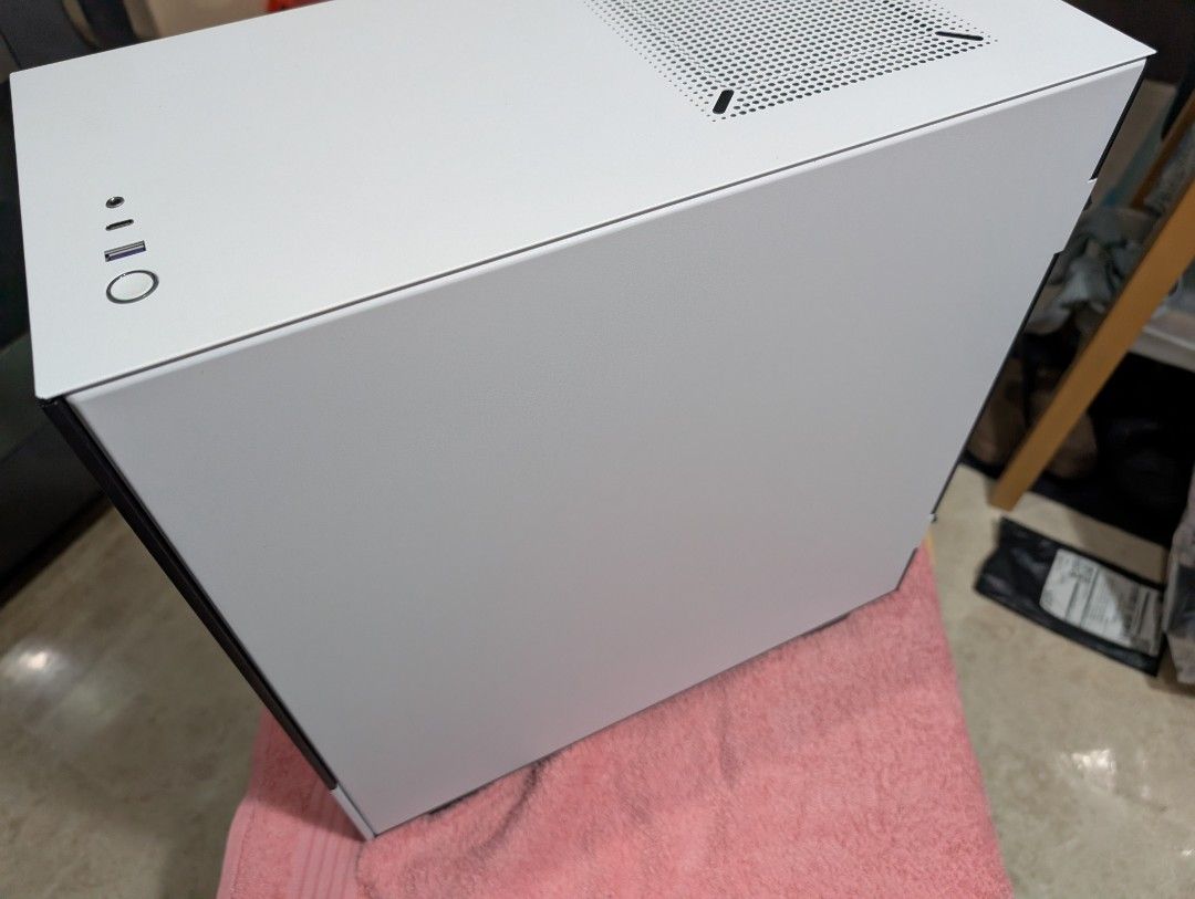 NZXT H510 Flow White PC Case463288392126965762
