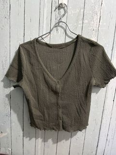 (Category: ) located in . Submitted by aileencloset (Listing ID 1439773237, Image 1). Description: .