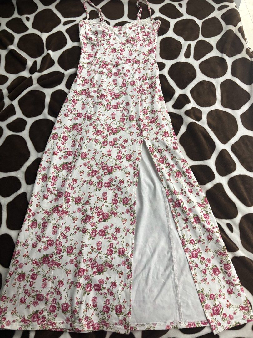 Pink Floral Long Dress (Category: Dresses) located in General Trias. Submitted by vanikt (Listing ID 1439685475, Image 1). Description: .