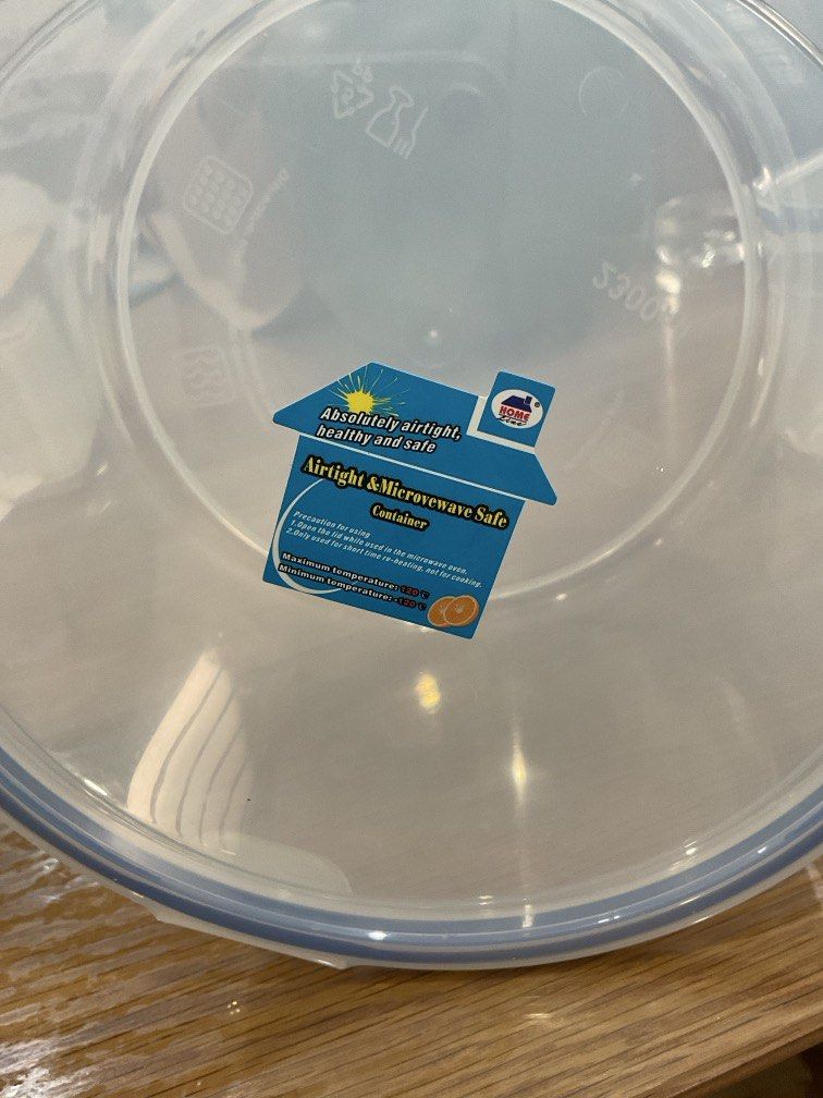 Plastic Container (Category: Bakeware) located in Singapore. Submitted by waitformeok (Listing ID 1439657477, Image 2). Description: $1 each Round one 2300ml Microwave safe for both.