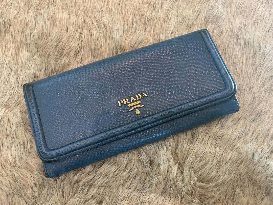 Prada Saffiano Leather Wallet (Category: Luxury Bags & Wallets) located in Plaridel. Submitted by collectors_blocc (Listing ID 1439610295, Image 1). Description: .