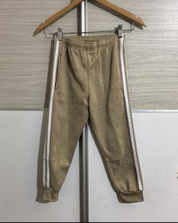 (Category: ) located in . Submitted by preloved_items_j (Listing ID 1439795942, Image 1). Description: .