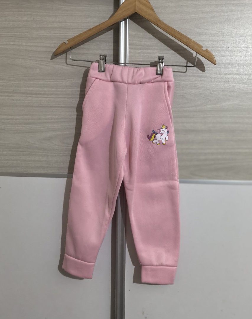 Preloved Sweatshirt and Pants |Age: 3-5 (Category: Babies & Kids Fashion) located in Meycauayan. Submitted by preloved_items_j (Listing ID 1439794664, Image 3). Description: Ideal for cold weather .