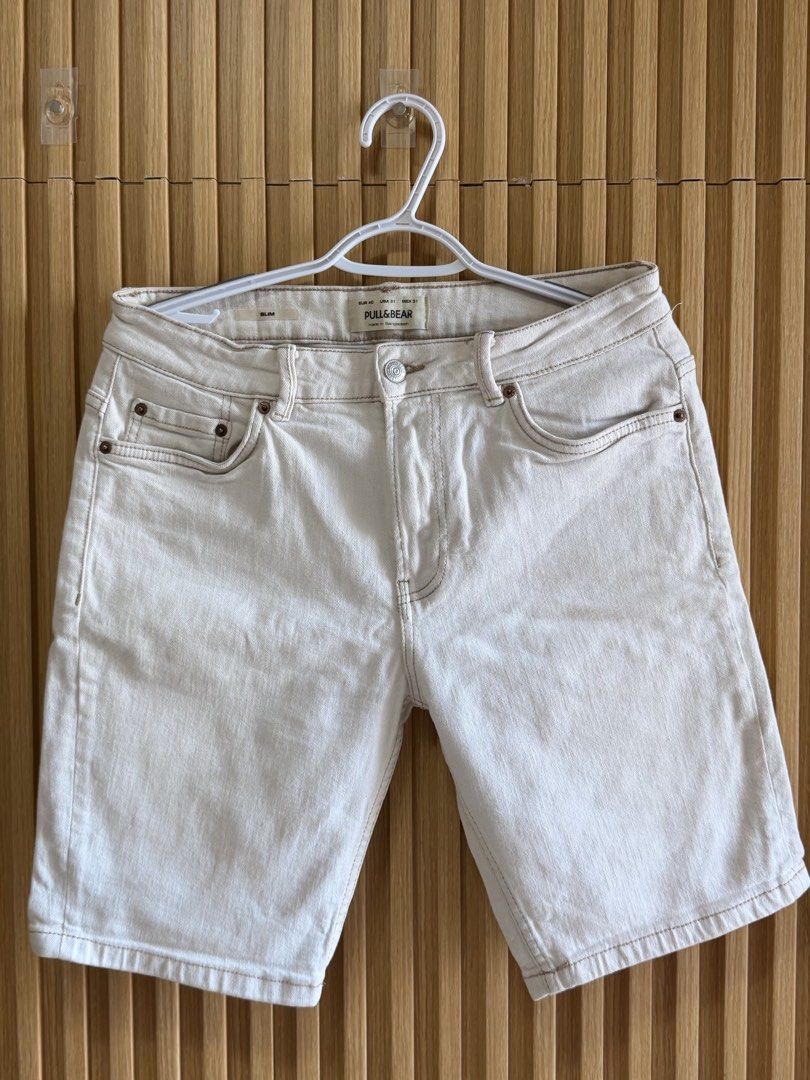 Pull&Bear Denim Shorts (Category: Shorts) located in Cebu City. Submitted by dominicviado (Listing ID 1439681365, Image 2). Description: - Pull&Bear denim shorts - Light beige color - Button closure - Classic five-pocket design - Slim fit - Made in Bangladesh - Size: EUR 40, USA 31, MEX 31.