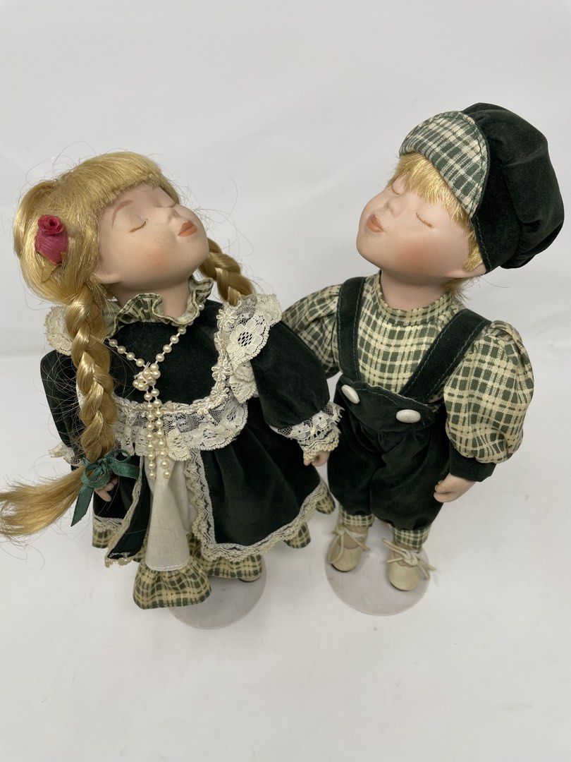 Rare 1990’s Couple Kissing Doll With Stand Original from Japan (Category: Vintage Collectibles) located in Tagum. Submitted by tommyfindstagum (Listing ID 1439756762, Image 2). Description: For sale: Rare 1990’s Couple Kissing Doll With Stand Original from Japan In great condition 1350 pesos only Tagum city location, can ship anywhere through Flash or J&T.