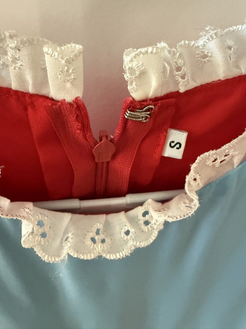 Scandinavian kids costume (Category: Babies & Kids Fashion) located in Iloilo. Submitted by papillon30 (Listing ID 1439625643, Image 3). Description: Size 4 We used this during UN.