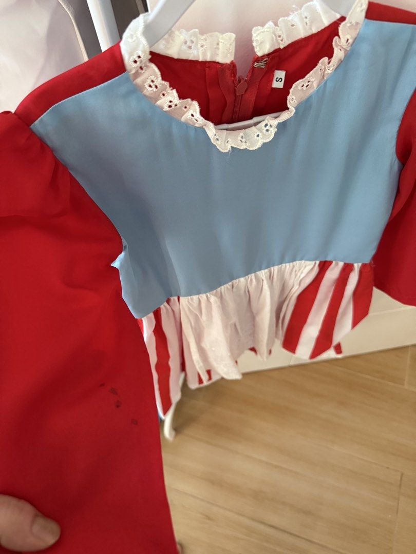 Scandinavian kids costume (Category: Babies & Kids Fashion) located in Iloilo. Submitted by papillon30 (Listing ID 1439625643, Image 2). Description: Size 4 We used this during UN.