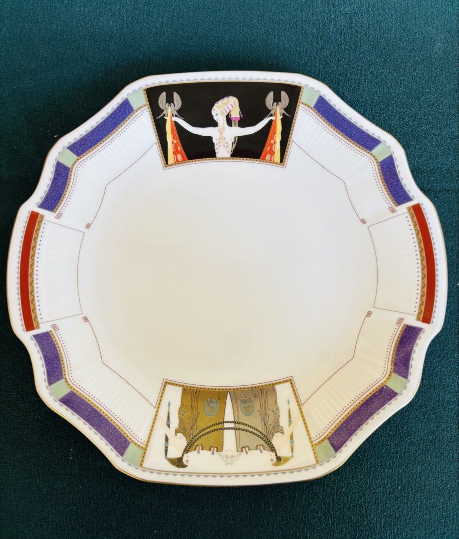 Shiseido plate with stand (Category: Other Kitchenware & Tableware) located in Dapitan. Submitted by clarisasan19348 (Listing ID 1439622042, Image 1). Description: .