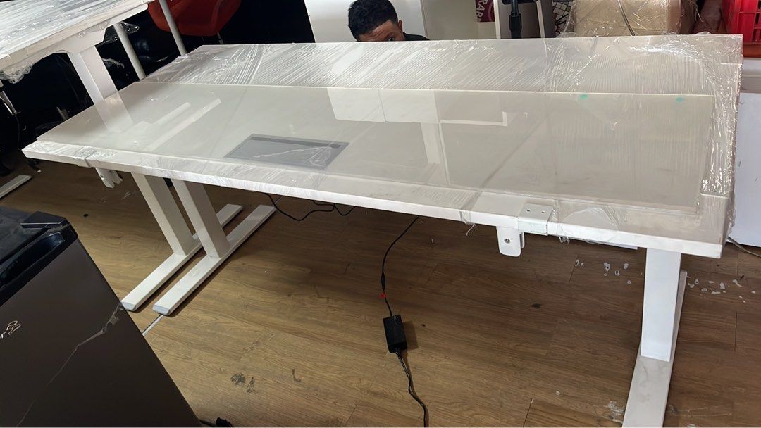 Smart table (Category: Office Furniture & Fixtures) located in Legazpi City. Submitted by kikosgarage (Listing ID 1439733185, Image 2). Description: 180X80cm all white smart table. .
