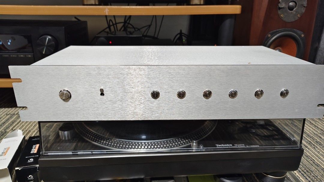 Speaker Selector box462785133434654720