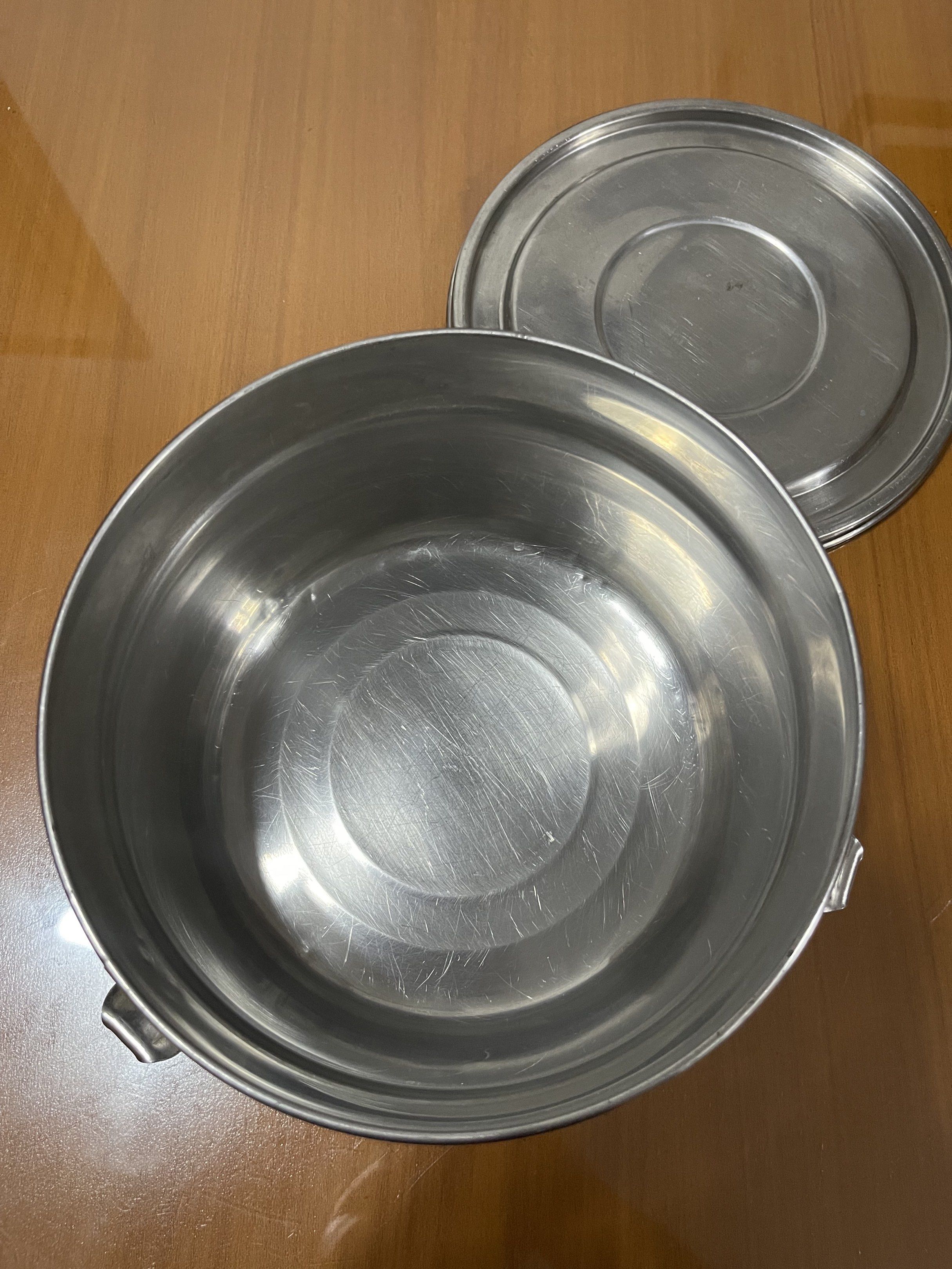 Stainless Food Keeper 20cm (Category: Other Kitchenware & Tableware) located in Quezon City. Submitted by doublelkitchenware (Listing ID 1439670845, Image 2). Description: Stainless Steel Food Keeper Made in Korea 20x11.3cm Makapal and mabigat Pure stainless steel Perfect lagayan ng food for outing, salad, marinated food etc Visible sign of usage with small dents Pick up or shipping via lalamove Provincial 🚚j&t Novaliches Qc.