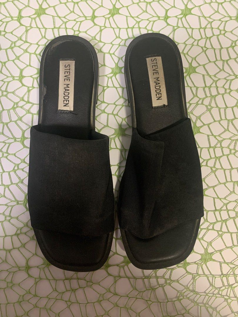 Steve Madden Black Sandals (Category: Flats & Sandals) located in Mandaluyong City. Submitted by newandlovedco. (Listing ID 1439766245, Image 1). Description: - Steve Madden sandals - Size 6.5 - Authentic and Mall Purchased 📍 Location: Mandaluyong City 🚚 Delivery Options: • Lalamove • Grab Express • J&T Express 💳 Mode of Payment: • GCash 📦 Delivery & Payment Terms If Seller Books the Rider (Lalamove/Grab): 1. Rider delivers the item to the bu