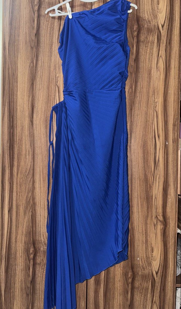 Asymmetrical Blue Ruffle Hem Dress (Category: Dresses) located in Angono. Submitted by gentlyadoredstuff (Listing ID 1439804259, Image 1). Description: - Blue - Ganda ng color!! - Used once for birthday - Sold out on shein - Location: Antipolo City.