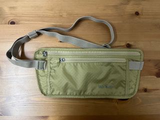 （分類：）位於 。 由 sellingbeee 提交（商品編號 1439731307，圖片 1）。簡介： 。