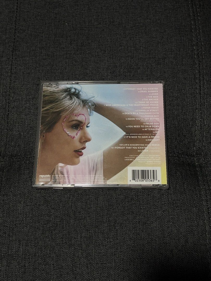 Taylor Swift Lover CD (Category: CDs & DVDs) located in Marikina City. Submitted by d.clutters (Listing ID 1439734333, Image 2). Description: - Slightly Negotiable - Original Taylor Swift 'Lover' CD - Includes the CD and original case - Features hit songs: 'Cruel Summer', 'The Man', 'Lover', and more! - Album art features Taylor Swift.