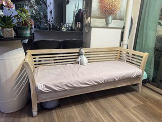 (Category: ) located in . Submitted by Ginvera (Listing ID 1439803567, Image 1). Description: .