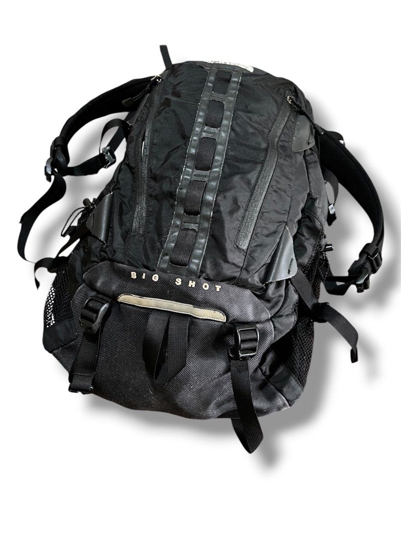 The North Face Big Shot Backpack (Category: Backpacks) located in Palauig. Submitted by thrifterthriftingthrifted (Listing ID 1439762038, Image 3). Description: Scratches, broken 1 zipper only.