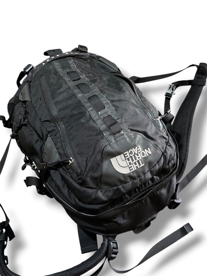 The North Face Big Shot Backpack (Category: Backpacks) located in Palauig. Submitted by thrifterthriftingthrifted (Listing ID 1439762038, Image 2). Description: Scratches, broken 1 zipper only.